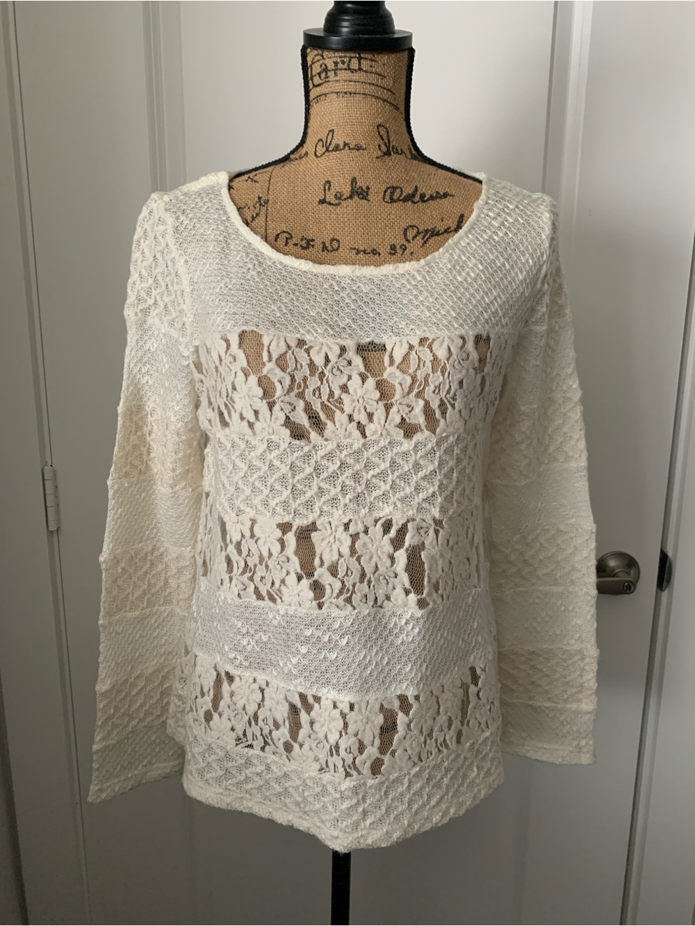 Meadow Rue Cream Lace Long Sleeve Top Size M